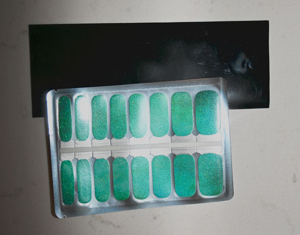Spotting the Difference Between Semi-Cured Gel Nail Wraps and Regular Nail Wraps